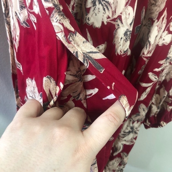 Akira Chicago Red Tan Floral Print Tunic Top Flowy Size Small - Picture 4 of 11